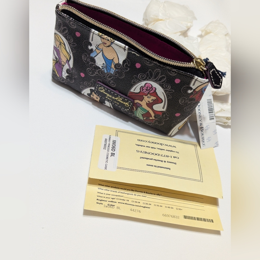 Dooney & Bourke Disney Runway Princess Cosmetic Bag /Pouch - Picture 11 of 11